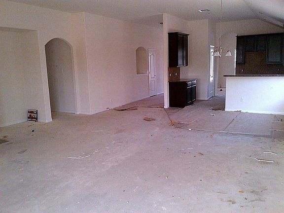 4th image of 2627 Silky Ct