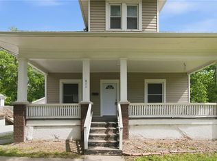 611 E Arrow St, Marshall, MO 65340