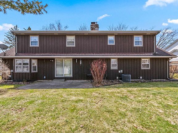 3rd image of 607 Ridgeview Ct