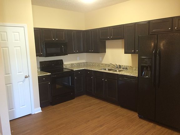 4th image of 110 Winery Ct APT 4