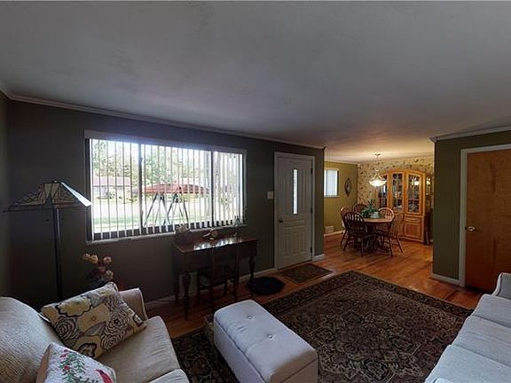 3rd image of 125 Bon Aire Dr