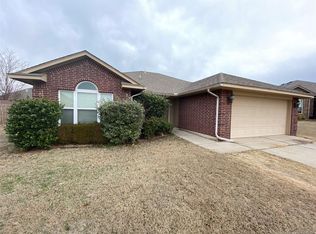 501 SW 39th St, Moore, OK 73160