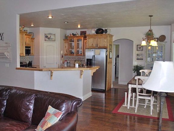 4th image of 852 Sage Dr