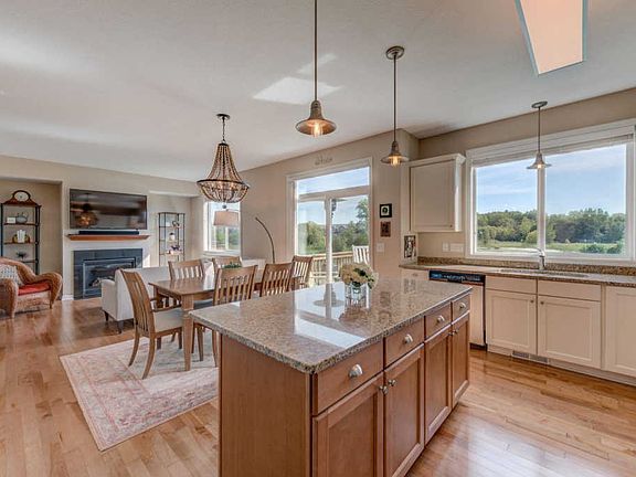 5th image of 10910 Retreat Ln