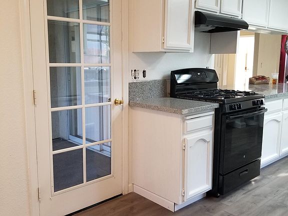 4th image of 278 Laurelwood Cir