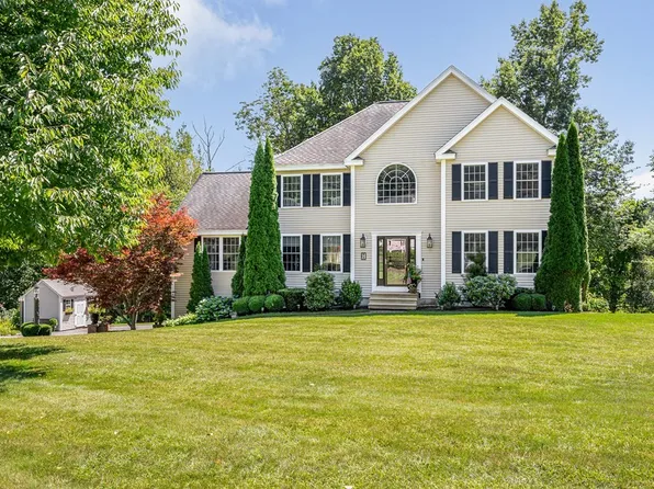 14 Lyons Way, Pelham, NH 03076