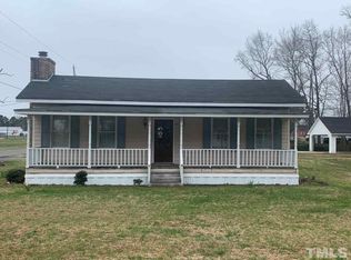 201 Hinnant St, Selma, NC 27576