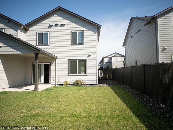 3rd image of 2422 Leonard Ln