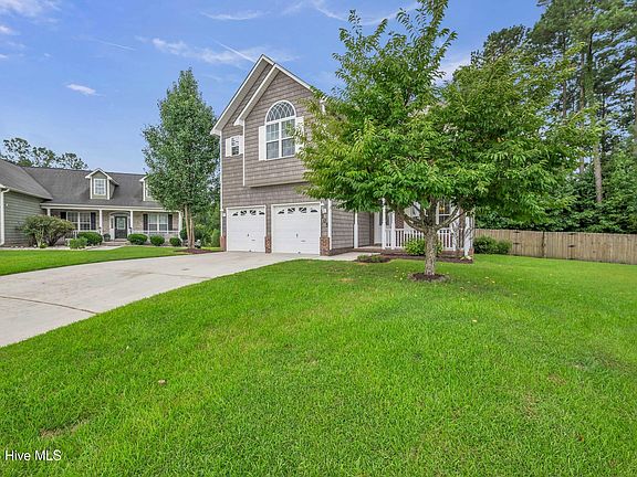 3rd image of 105 Kingswood Court