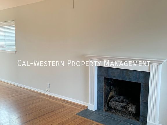 5th image of 2368 Kenwood Ave