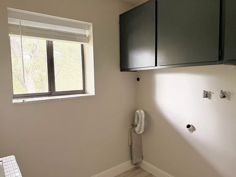 2401 Oakvale Dr — Photo 7
