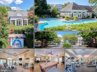 12854 Fair Briar Ln, Fairfax, VA 22033