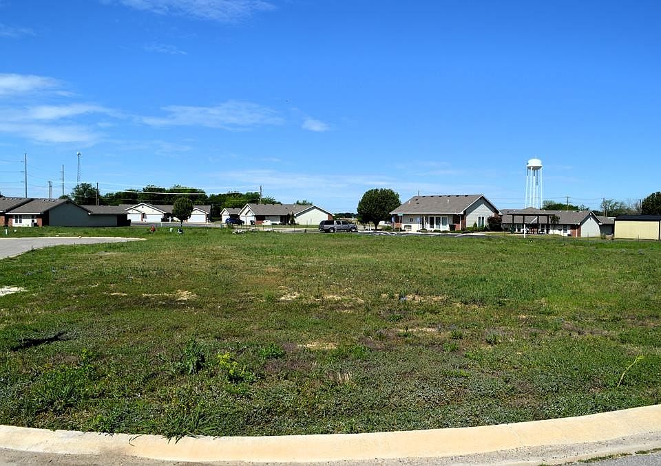 1st image of 204 Preston Cir