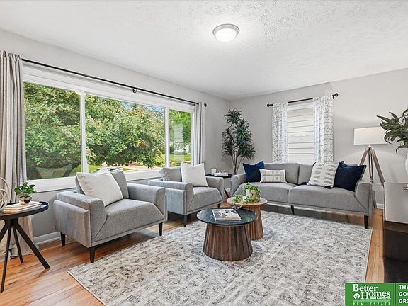 5th image of 2728 S 48th Ave