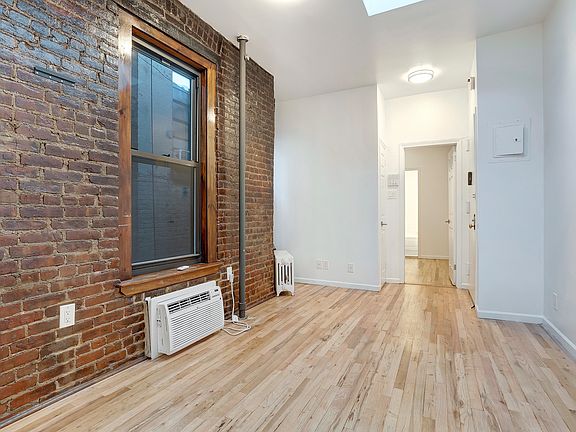 5th image of 364 W 51st St APT 5e