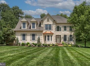 7 Hemlock Ct, Hershey, PA 17033
