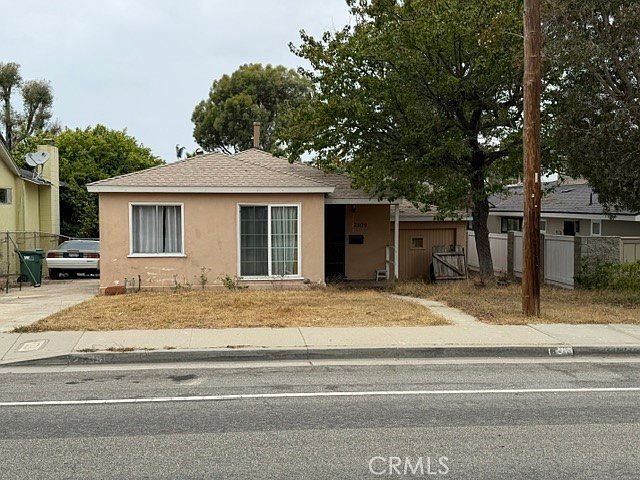 1st image of 2909 N Valley Dr