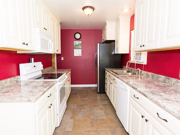 2nd image of 313 Davidson Dr