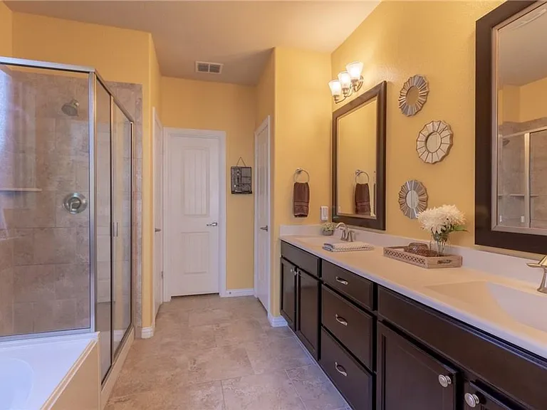809 Park Place Ln — Photo 13