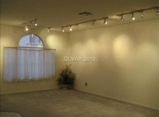 7596 Brambleberry Ct, Las Vegas, NV 89113