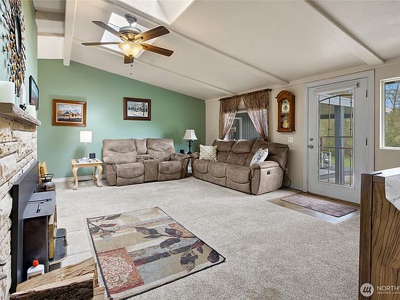 4th image of 2124 Firland Drive