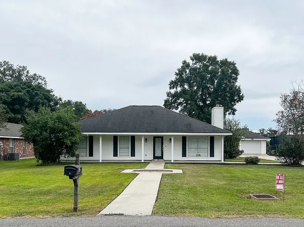 2542 Riverside Dr, Port Allen, LA 70767