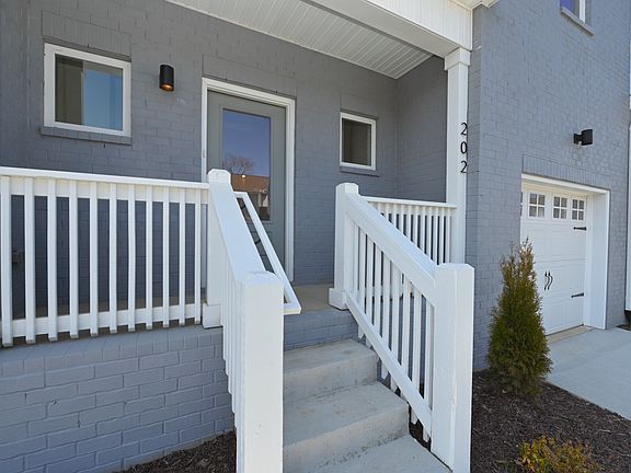 2nd image of 202 Annleeken Dr