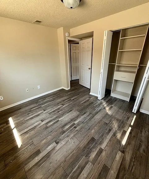 4123 Central St — Photo 1