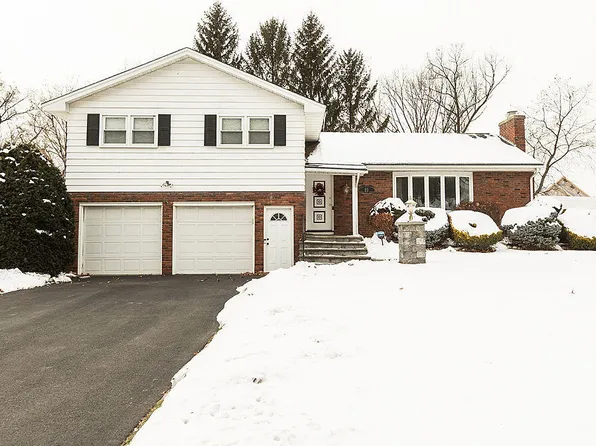 22 Danielwood Drive, Albany, NY 12211