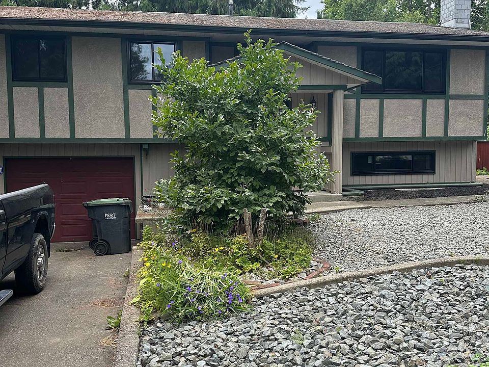 1st image of 3821 Clematis Cres