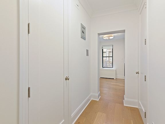 4th image of 225 W 23rd St APT 4F