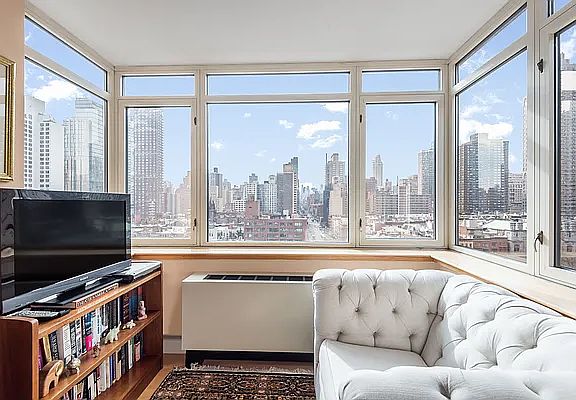 2nd image of 1760 2nd Ave APT 16D