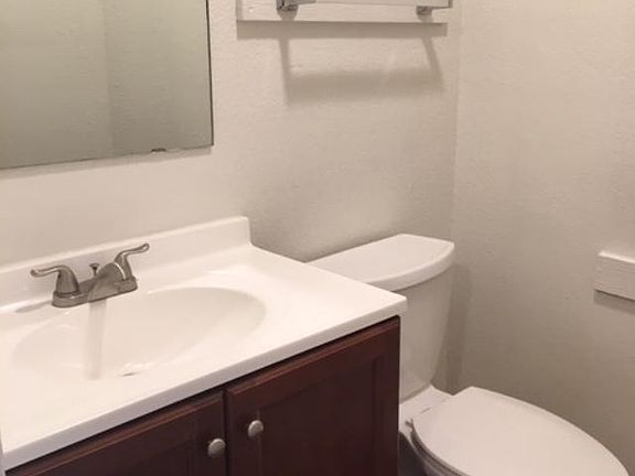 3rd image of 1013 NW Summercrest Blvd #1013A