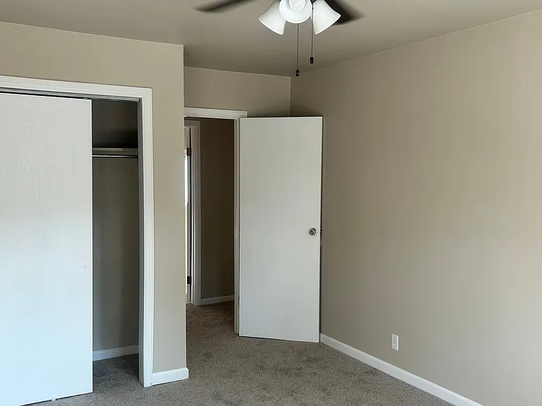 88 Rose Dr — Photo 22