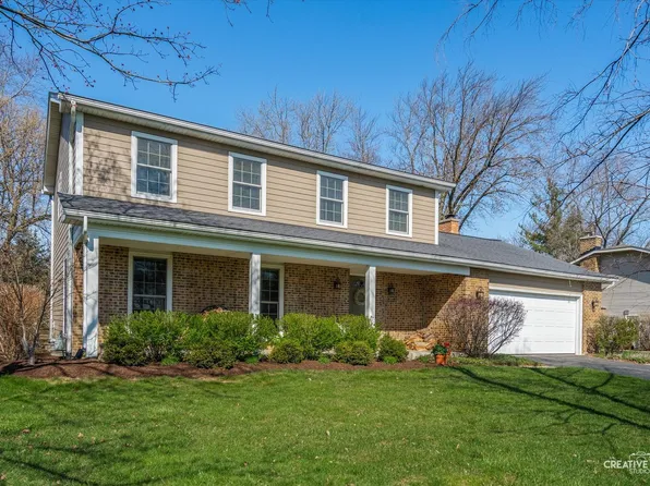 2S550 Lakeview Dr, Wheaton, IL 60189