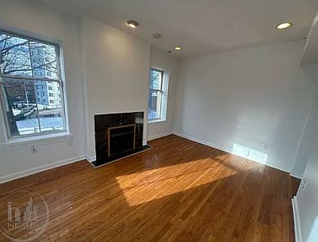 4th image of 257 Pleasant St APT 2