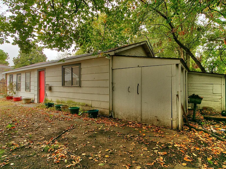 625 W Dewey St — Photo 39