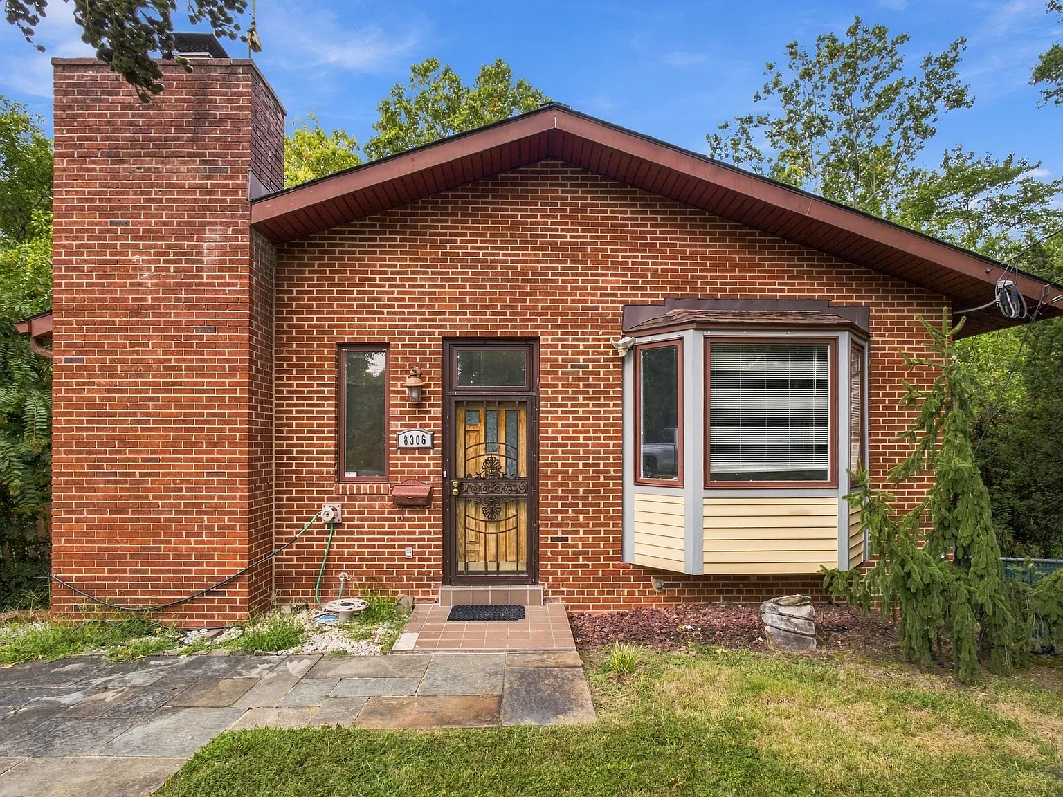 4 bed, 1863 sqft, $3,100 — Photo 2