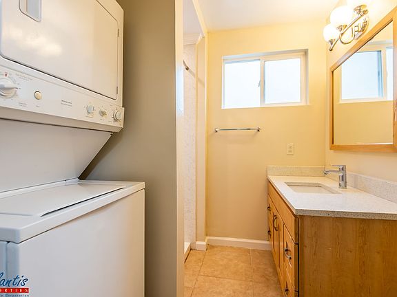 4th image of 1272 Poplar Ave APT C