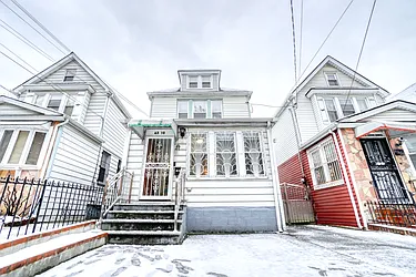 63-10 Saunders Street  image 1 of 31