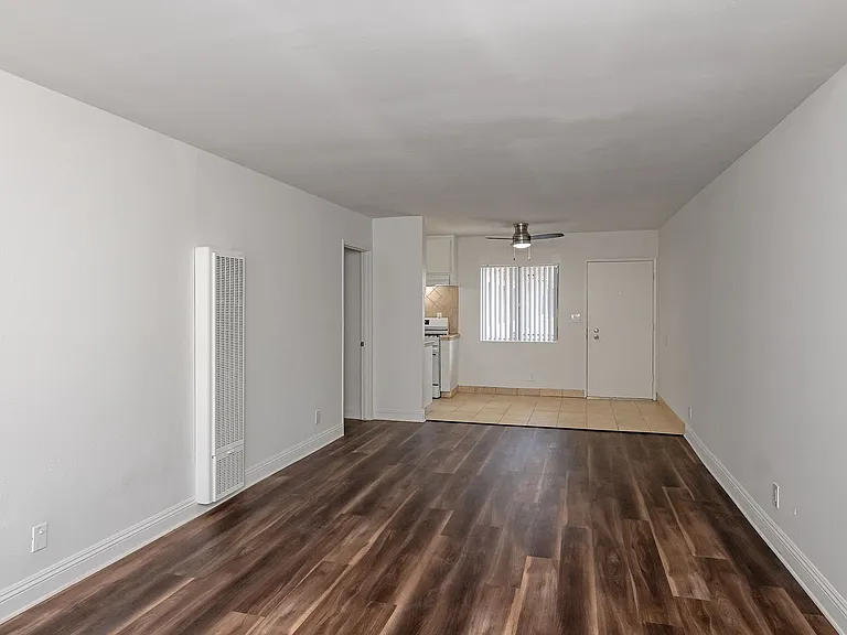 5851 Hazeltine Ave. — Photo 17