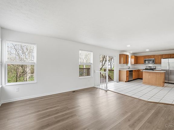 5th image of 23 Mallard Dr
