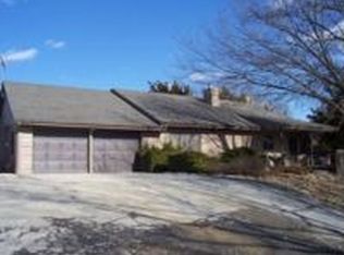 676 N 1495th Rd, Lawrence, KS 66049