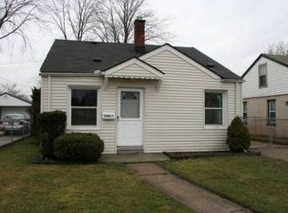 23047 Rosalind Ave, Eastpointe, MI 48021