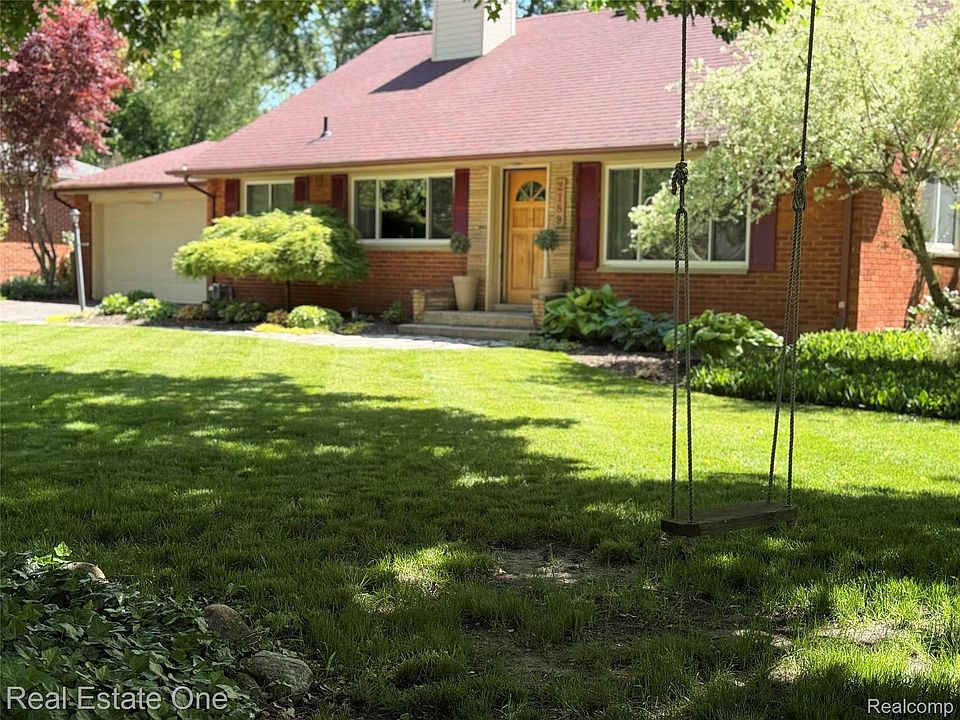 1st image of 2189 Devonshire Rd