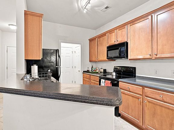 4th image of 2037 Silvercrest Dr. #16-E
