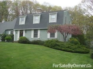 61 Edgewood Rd, West Springfield, MA 01089