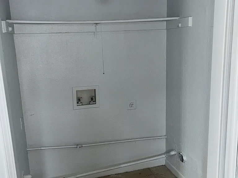 4957 Miller Ave — Photo 2