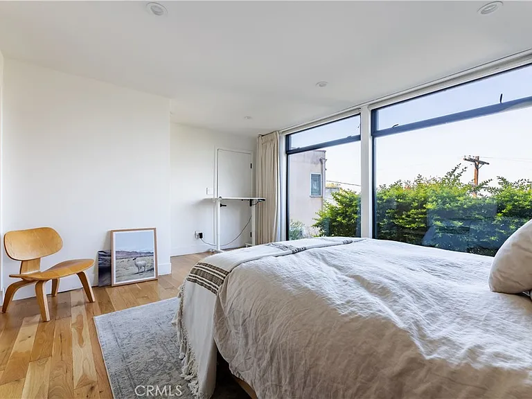 1821 Edgecliffe Dr — Photo 19