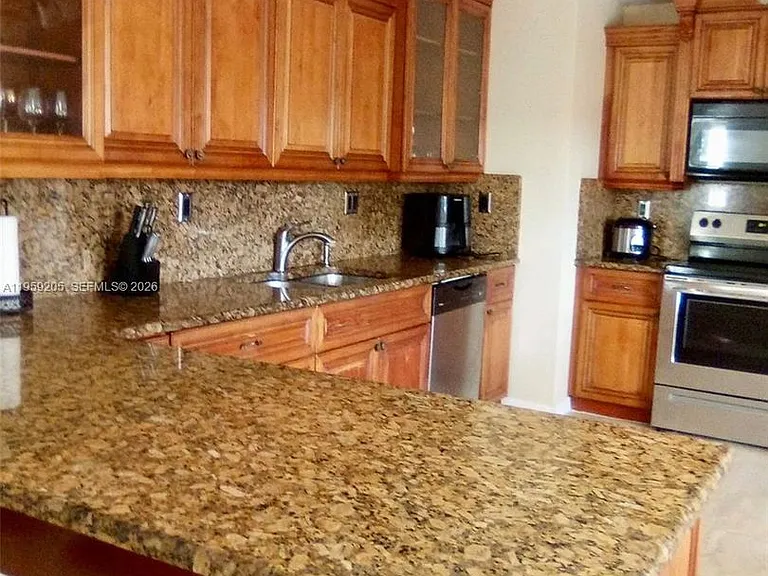 15288 SW 169th Ln — Photo 3